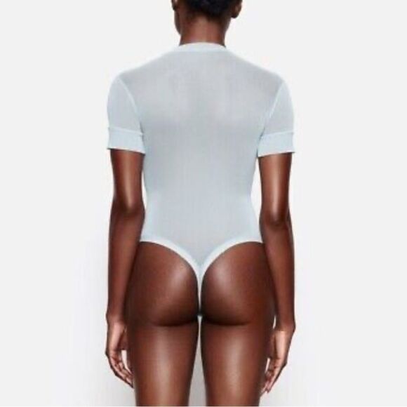 NWT SKIMS Summer Sheer Mesh Bodysuit Sky Blue Bodysuit T-shirt Shortsleeved Top - Picture 2 of 5